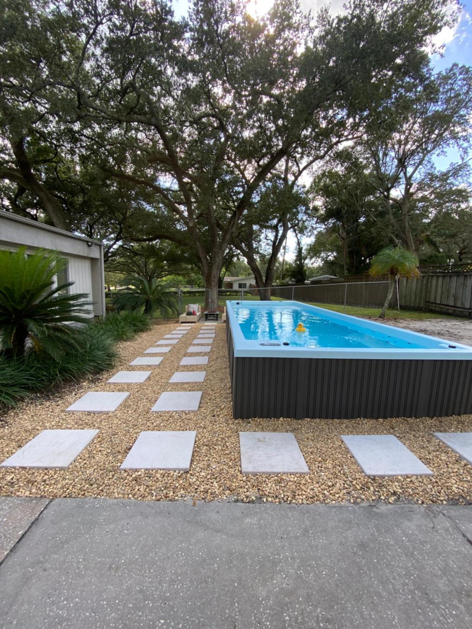 Villa Reel Relaxing Across From River In Huge 24 Foot Swim Spa à Tampa Extérieur photo